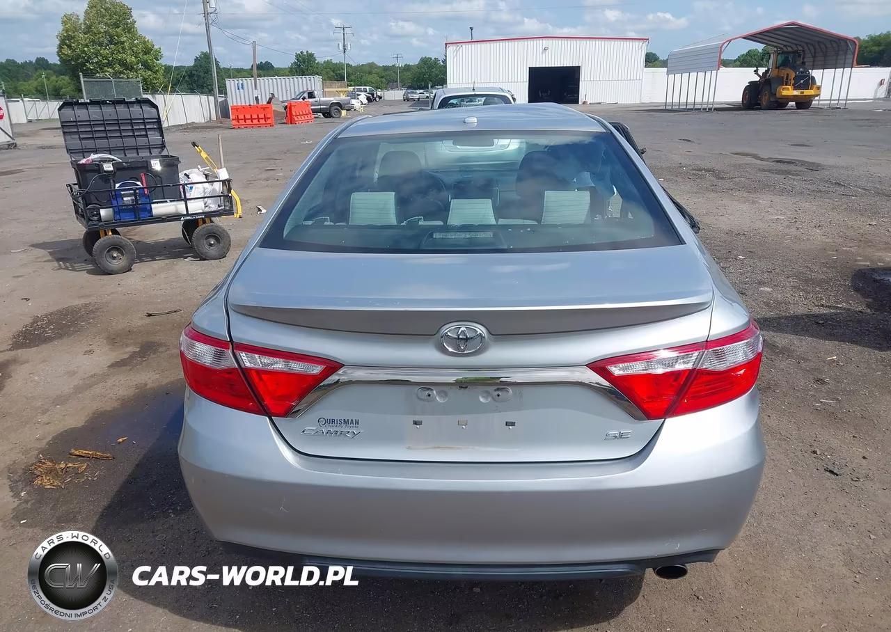 2015 Toyota Camry Se VIN:4T1BF1FK3FU489092 - 17