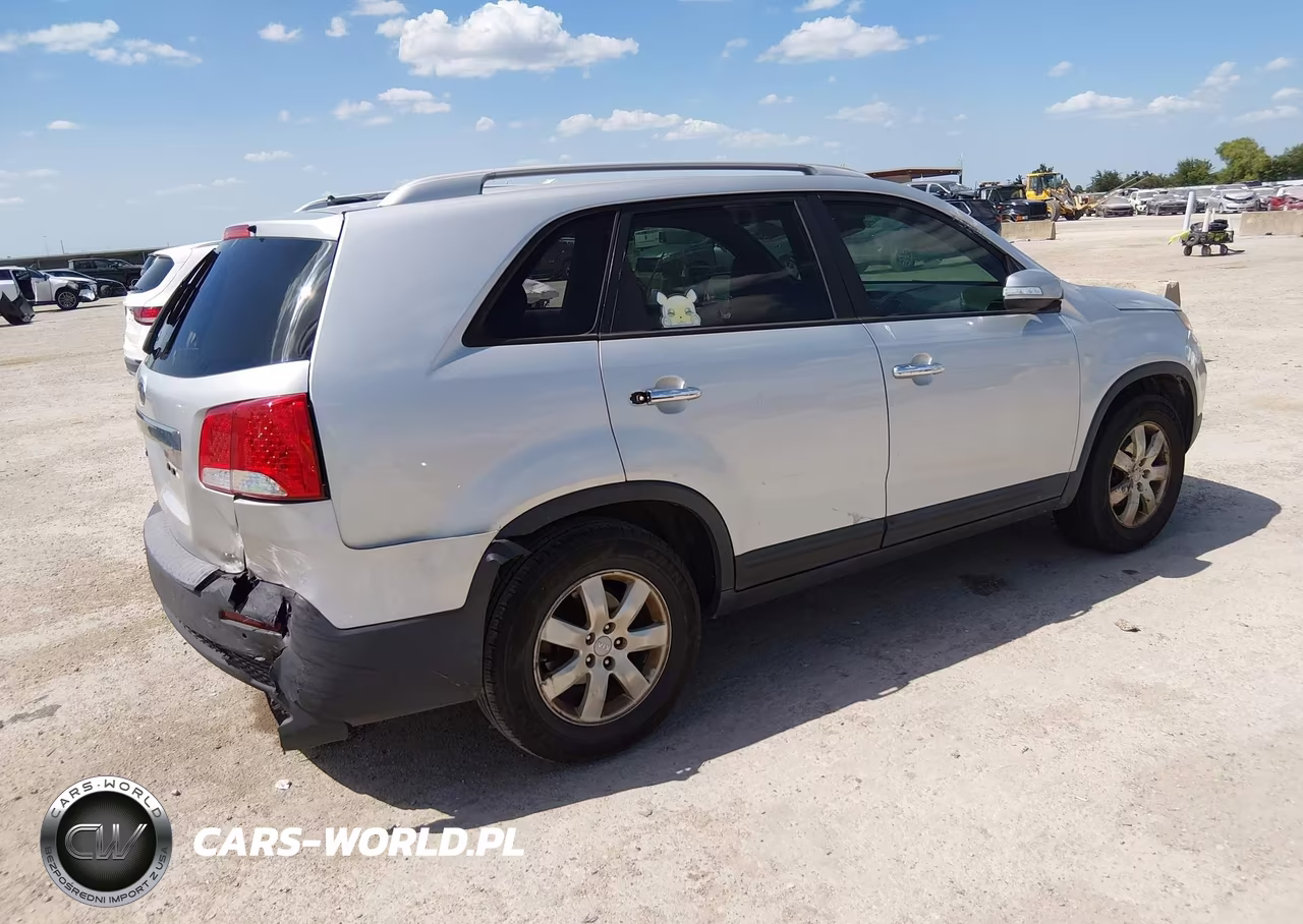 2013 Kia Sorento Lx VIN:5XYKT3A64DG380822 - 4