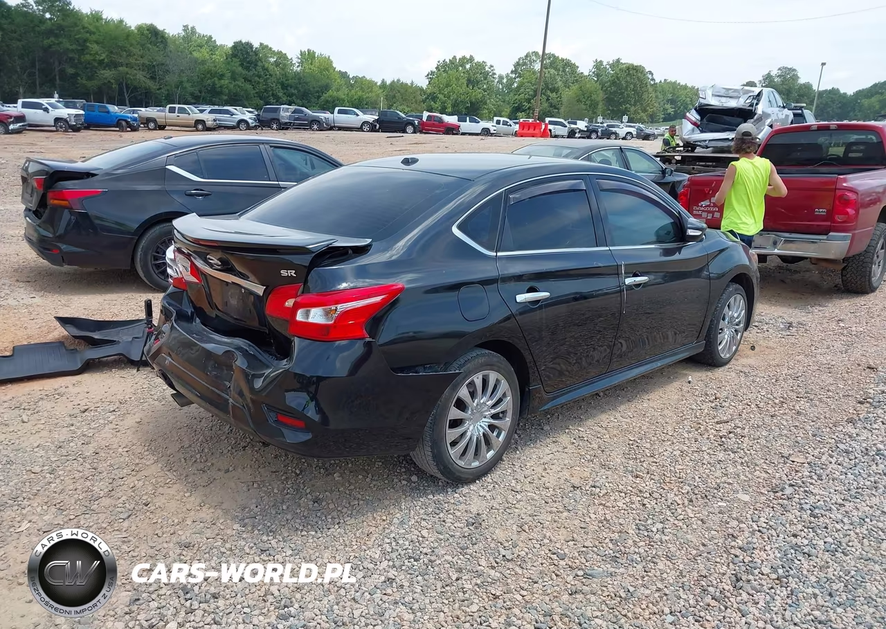 2018 Nissan Sentra Sr VIN:3N1AB7AP0JY267961 - 4