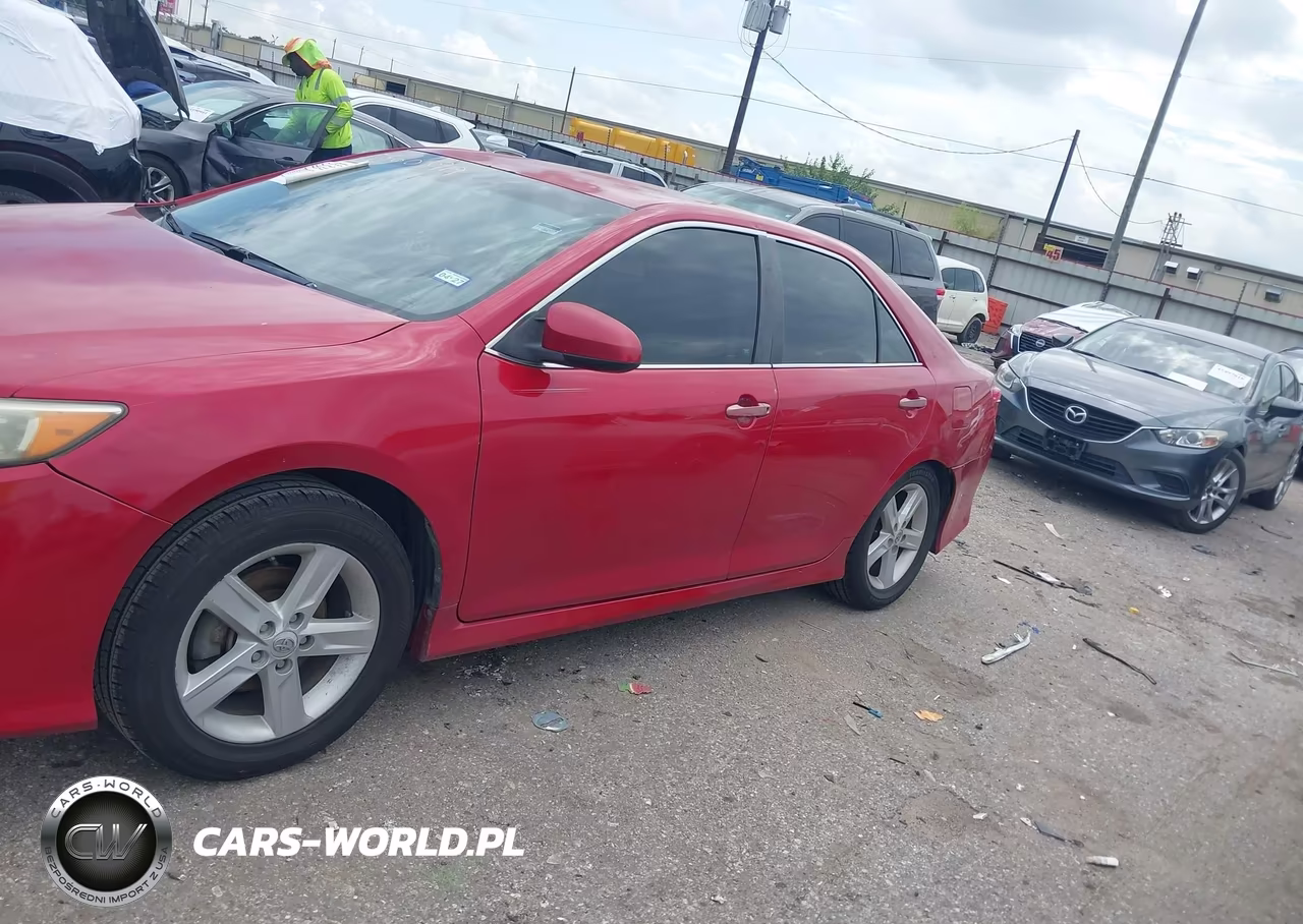 2014 Toyota Camry Se VIN:4T1BF1FK7EU777728 - 14