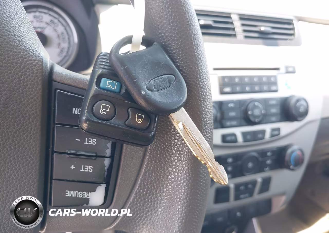 2010 Ford Focus Se VIN:1FAHP3FN5AW256092 - 11