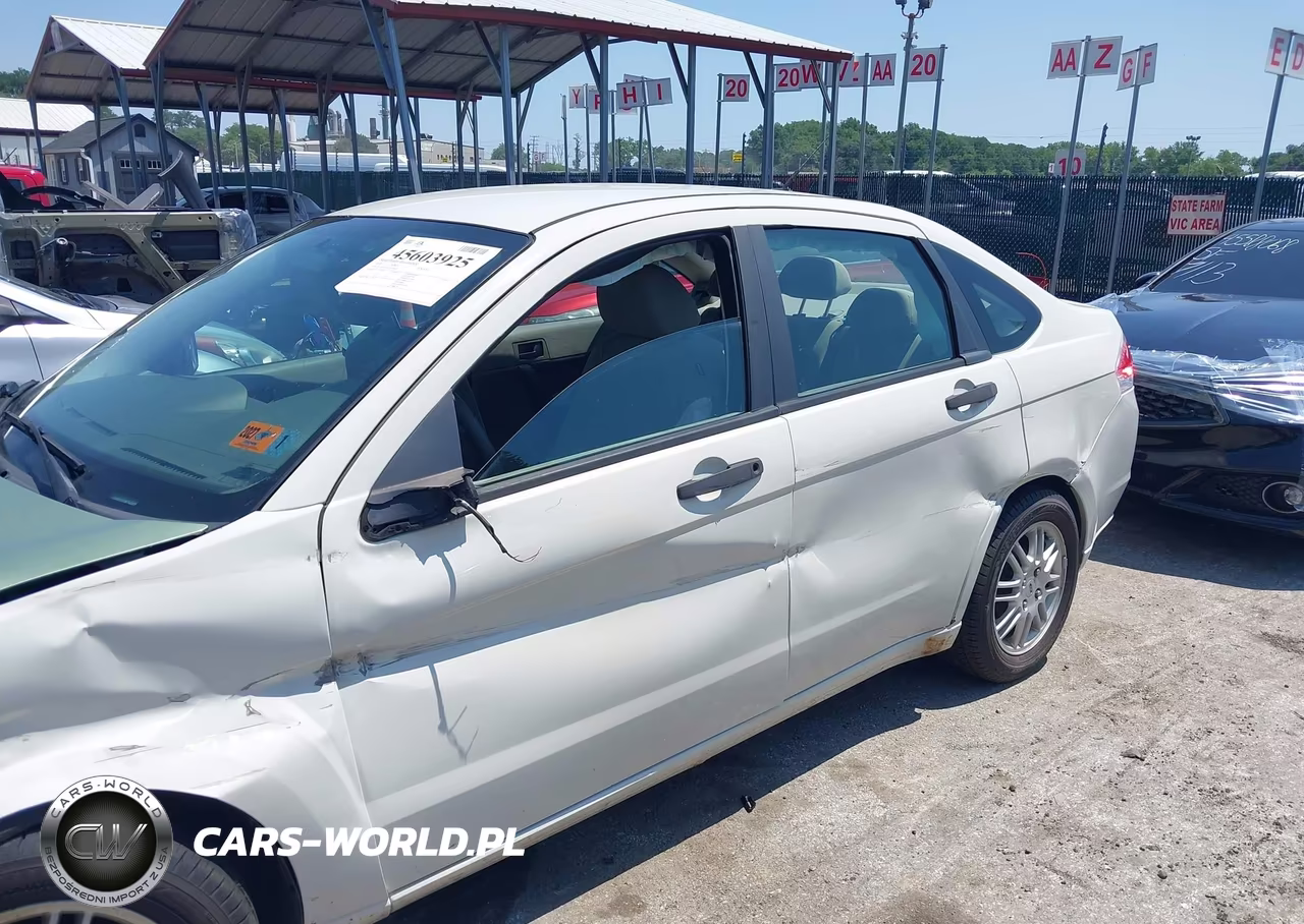 2010 Ford Focus Se VIN:1FAHP3FN5AW256092 - 6