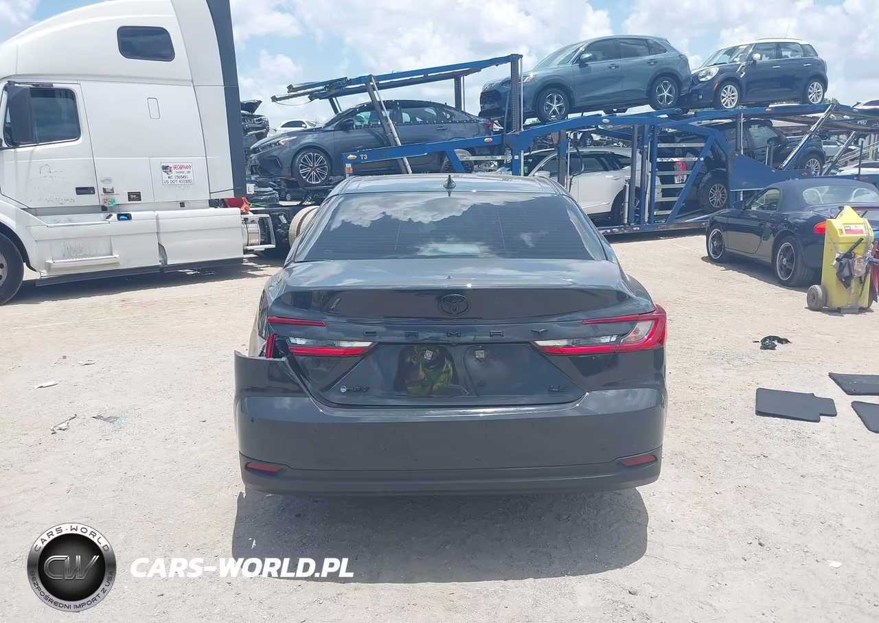 2025 Toyota Camry Le VIN:4T1DAACK8SU123652 - 16