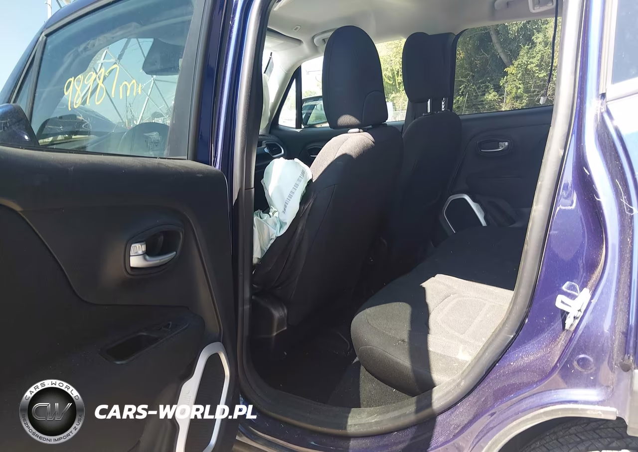 2018 Jeep Renegade Latitude 4X4 VIN:ZACCJBBB7JPH86749 - 8