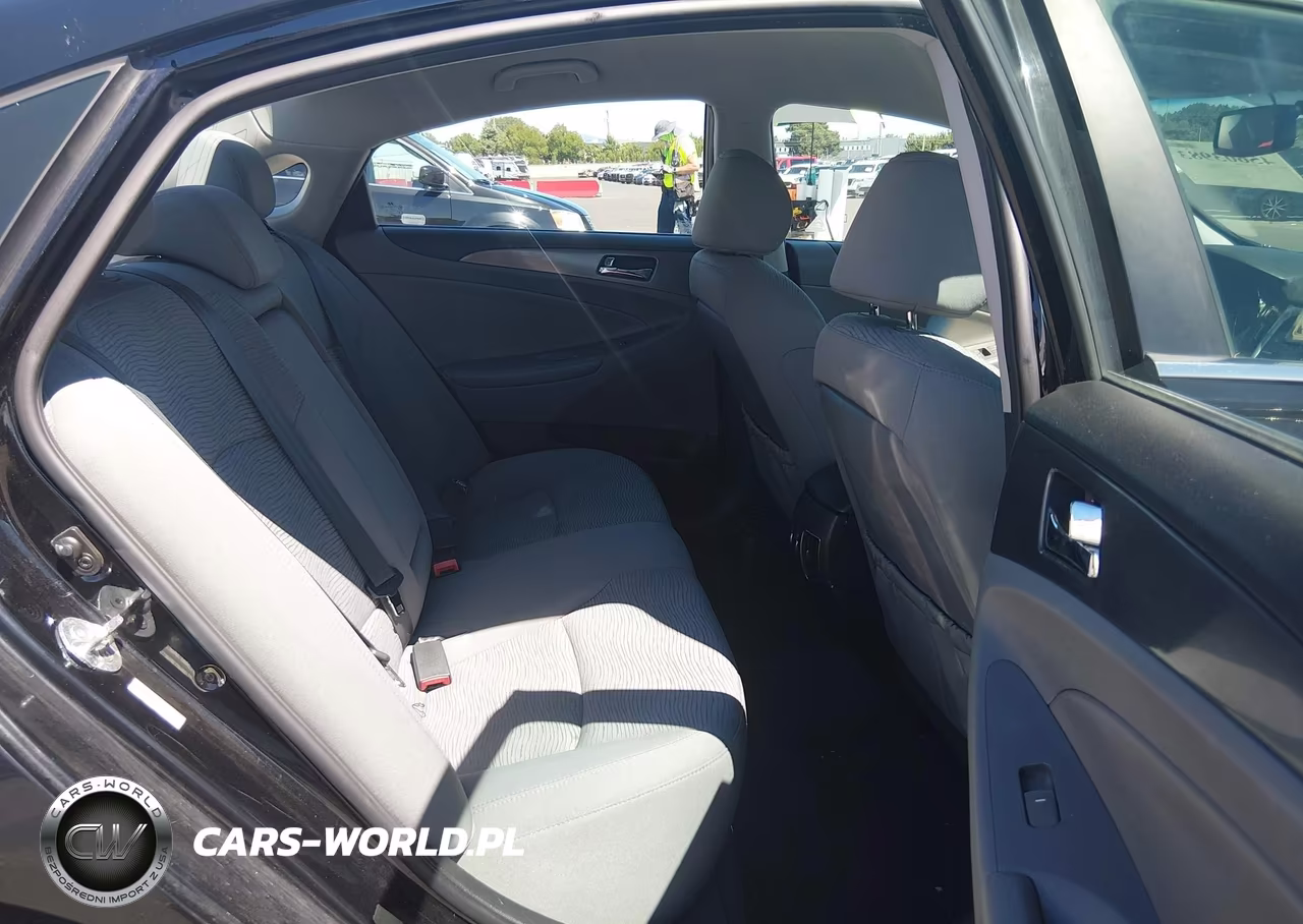 2013 Hyundai Sonata Hybrid VIN:KMHEC4A4XDA065956 - 8