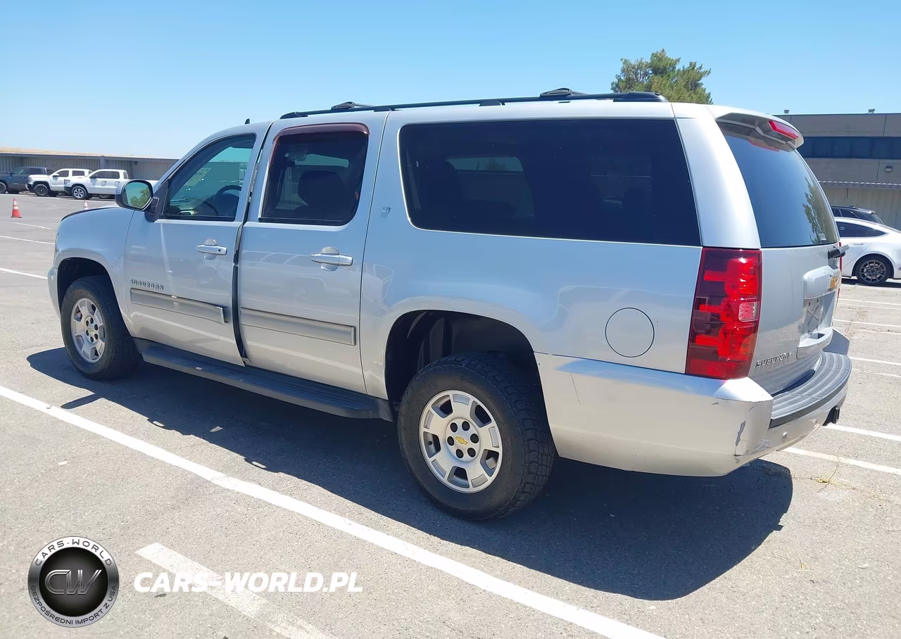 2012 Chevrolet Suburban Lt VIN:1GNSKJE78CR214837 - 3