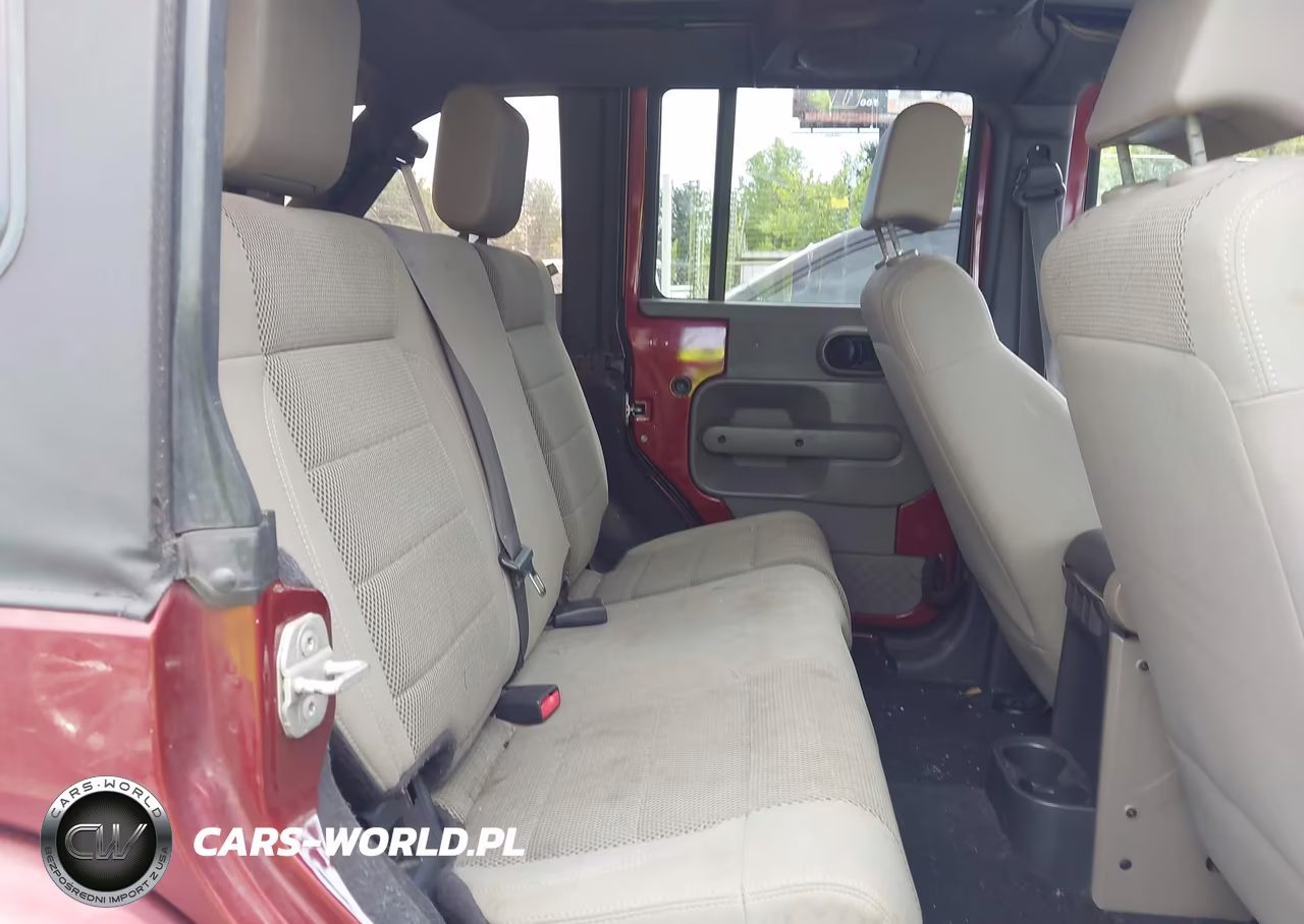 2007 Jeep Wrangler Unlimited Sahara VIN:1J4GB59197L181085 - 8