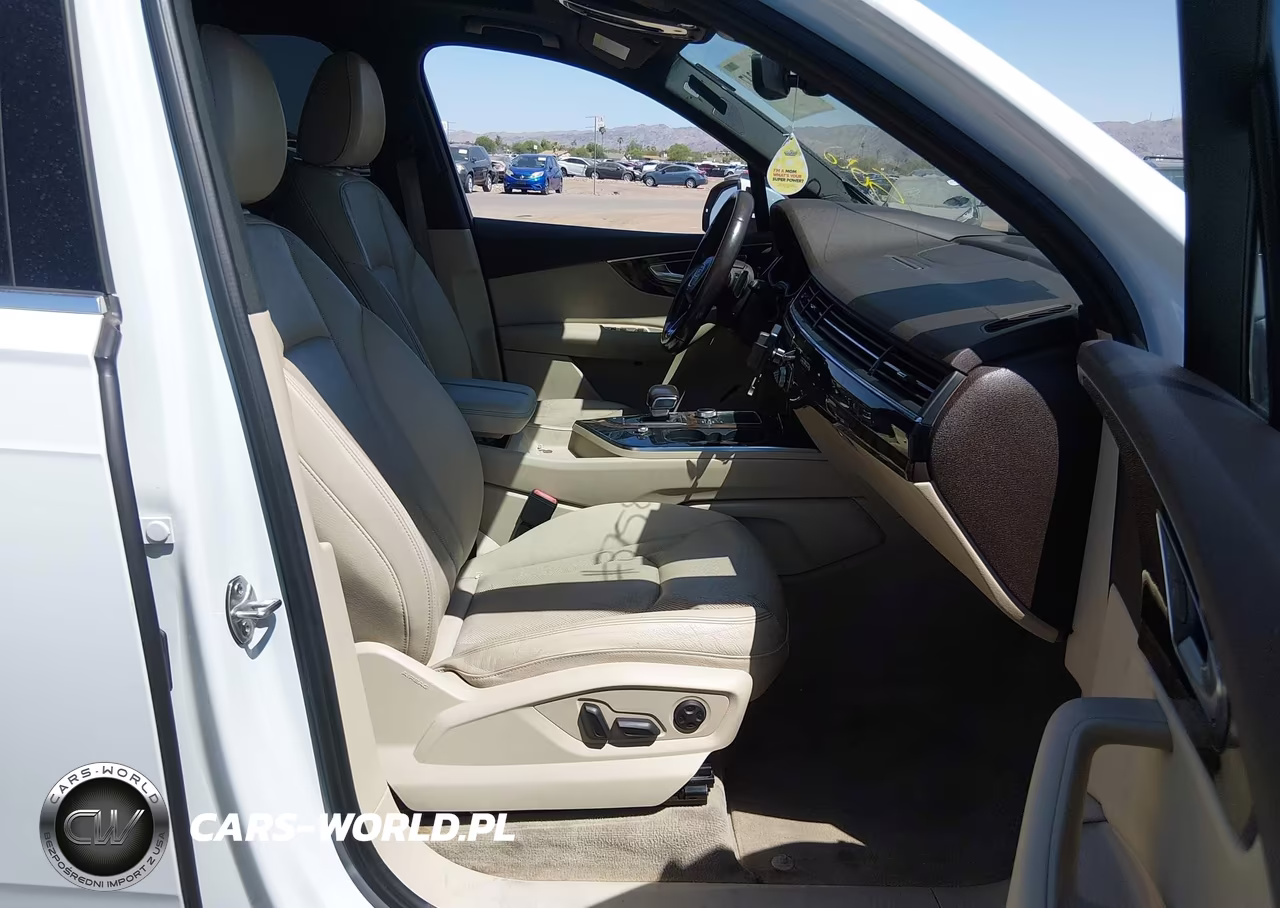 2017 Audi Q7 3.0T Premium VIN:WA1VAAF72HD027812 - 5