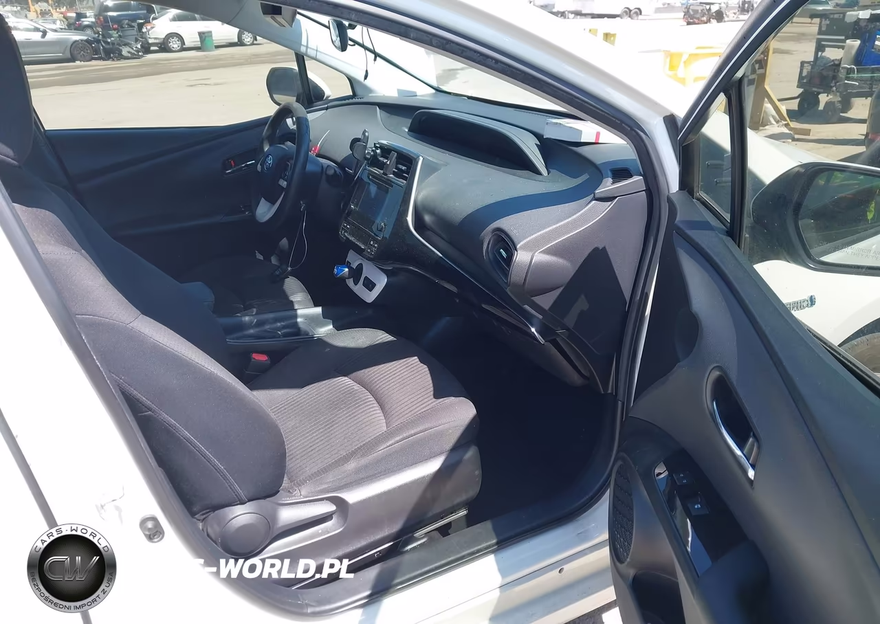 2017 Toyota Prius Two VIN:JTDKBRFU1H3039840 - 5