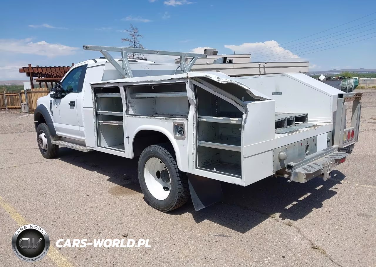 2022 Ford F-550 Chassis Xl-Xlt VIN:1FDUF5GN7NDA21003 - 3