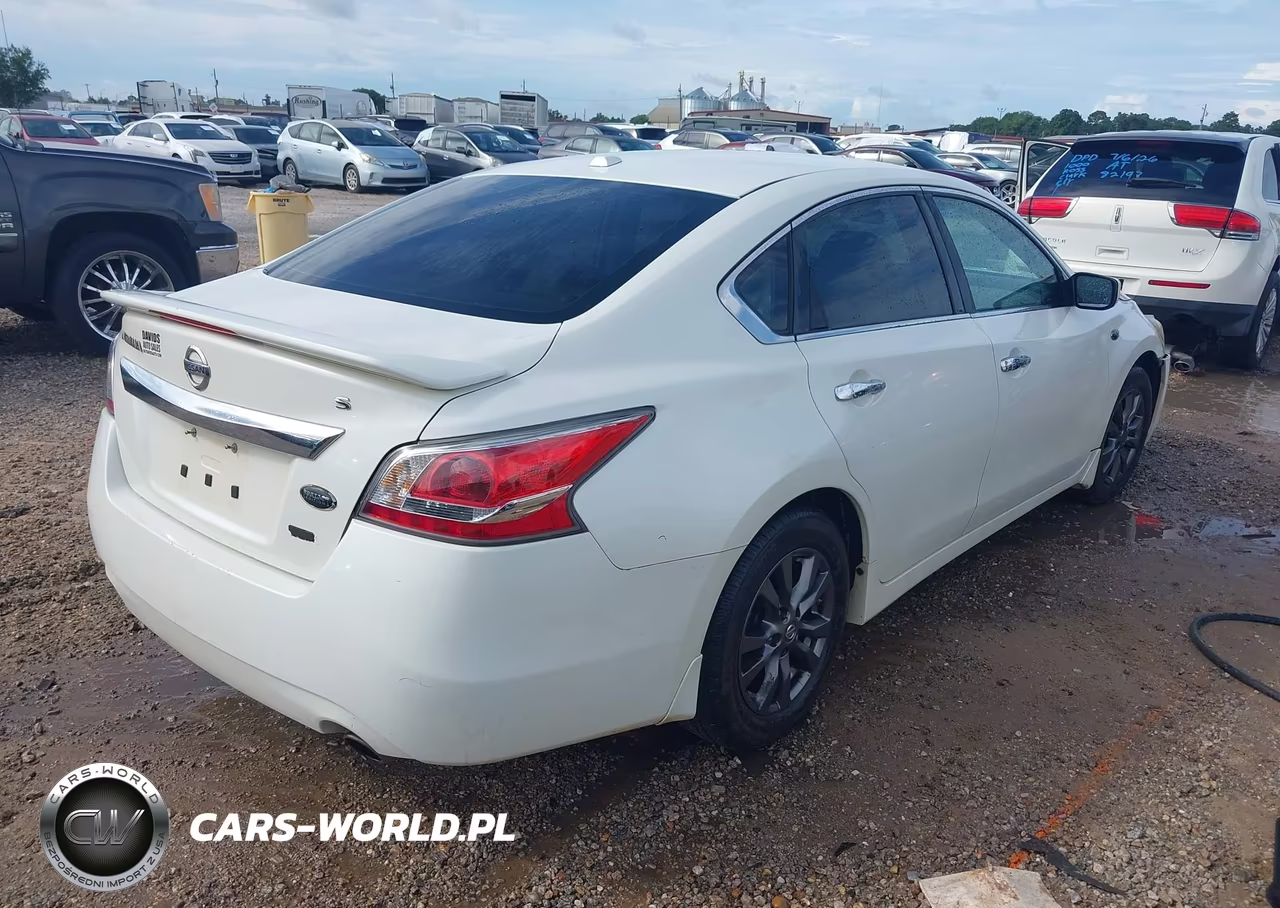 2015 Nissan Altima 2.5 S VIN:1N4AL3AP8FC592172 - 4