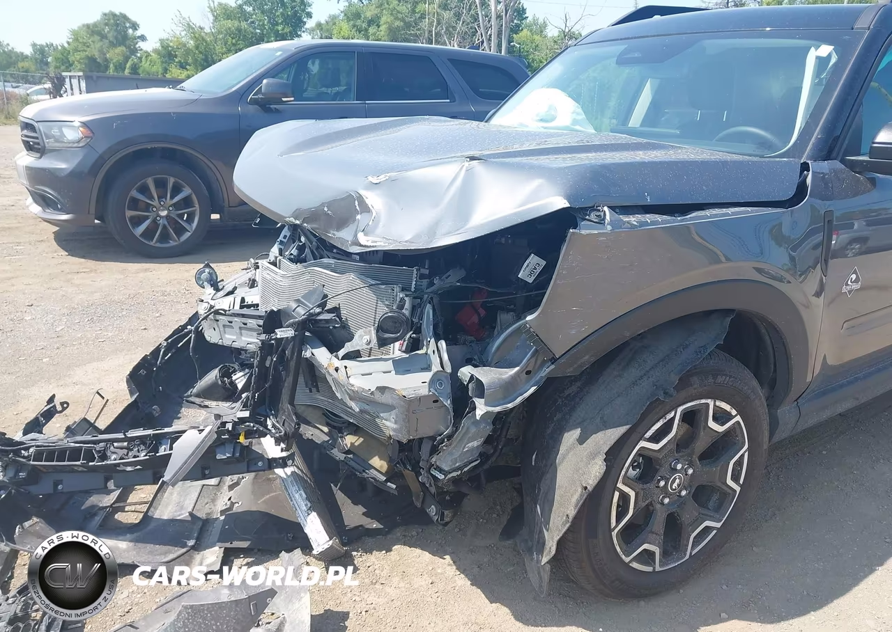 2025 Ford Bronco Sport Outer Banks VIN:3FMCR9CN8SRF79820 - 6