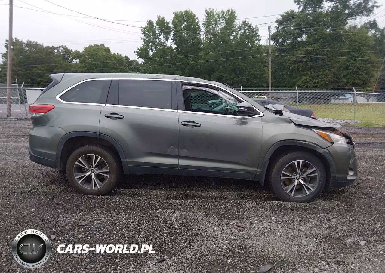 2019 Toyota Highlander Le VIN:5TDZZRFH3KS341276 - 14
