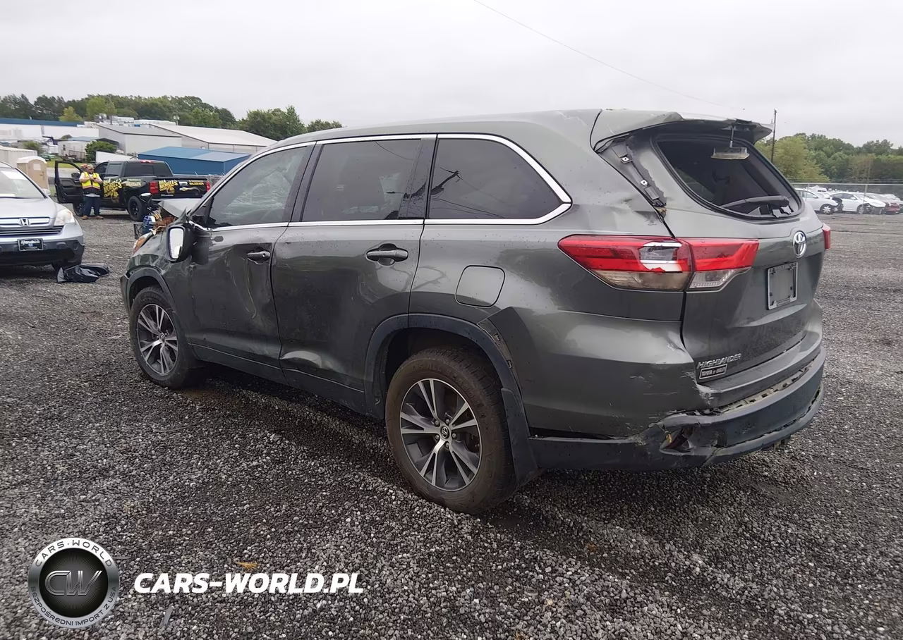 2019 Toyota Highlander Le VIN:5TDZZRFH3KS341276 - 3