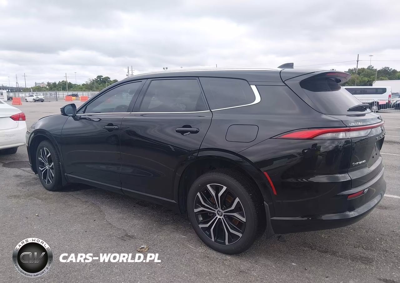 2025 Toyota Crown Signia Xle VIN:JTDACAAJ2S3000477 - 14