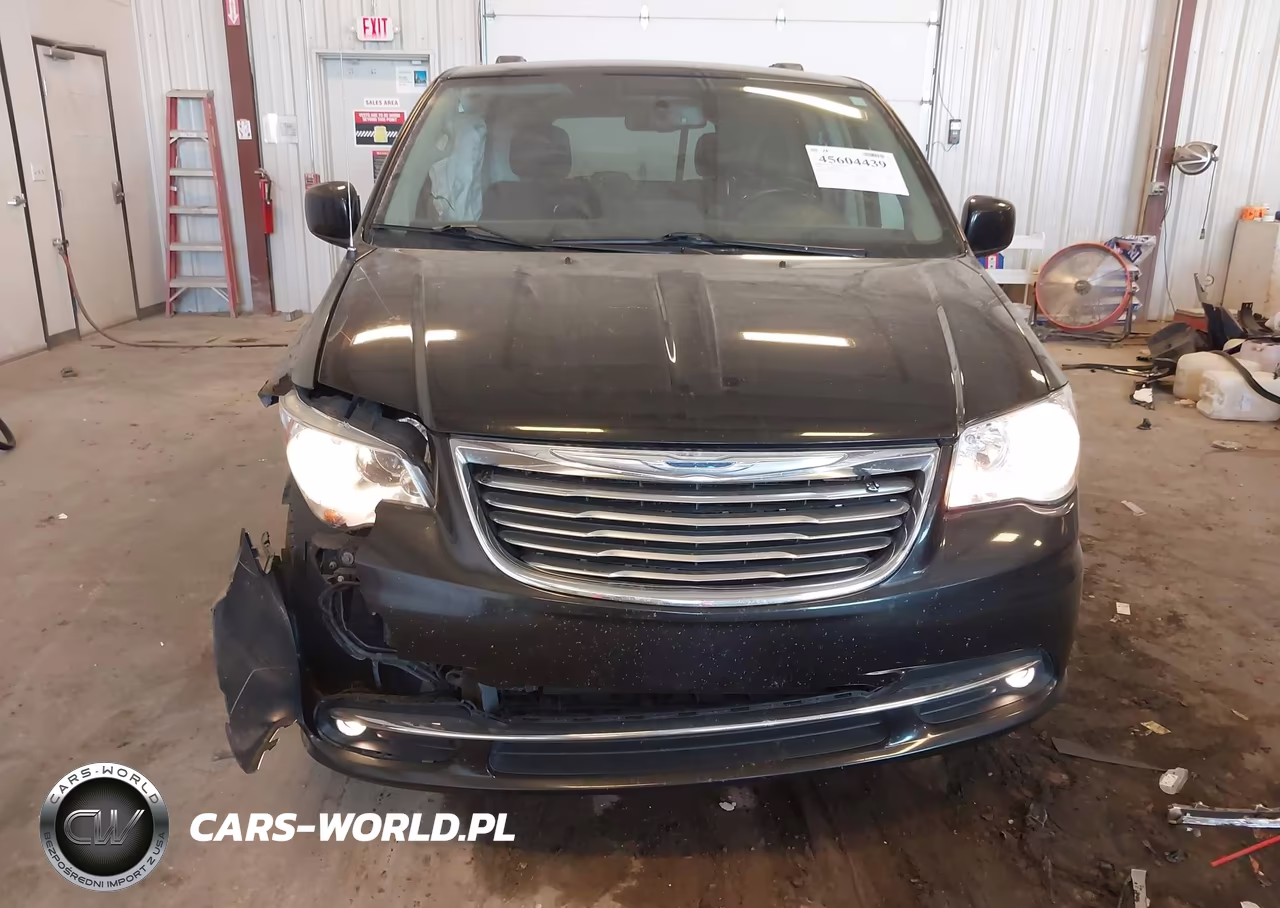 2016 Chrysler Town & Country Touring VIN:2C4RC1BG8GR158245 - 12