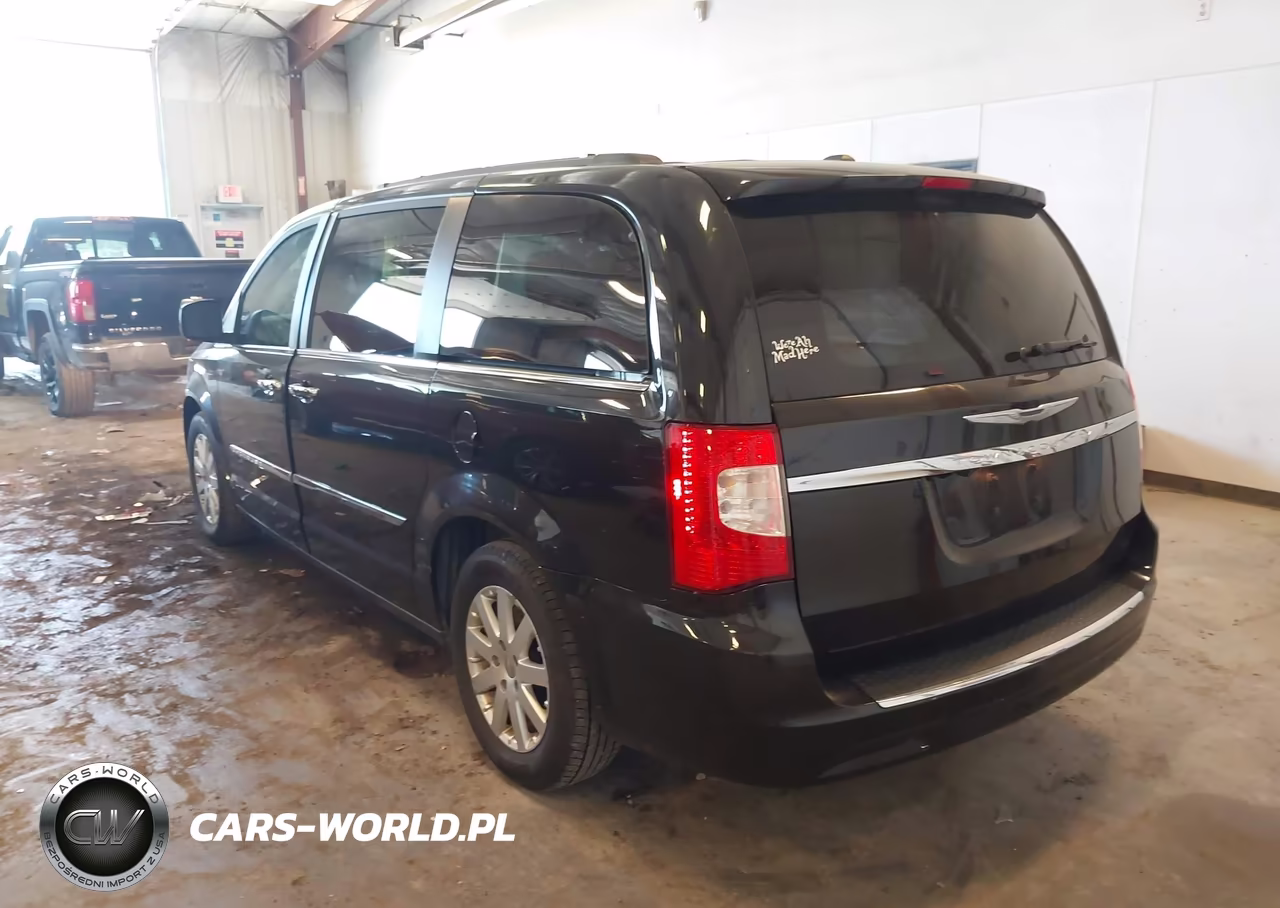 2016 Chrysler Town & Country Touring VIN:2C4RC1BG8GR158245 - 3
