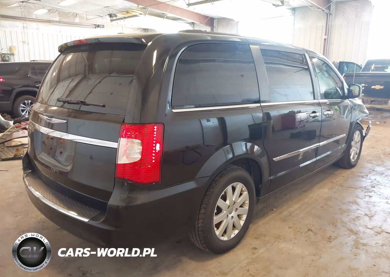 2016 Chrysler Town & Country Touring VIN:2C4RC1BG8GR158245 - 4