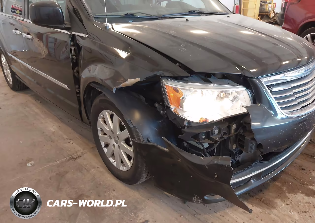2016 Chrysler Town & Country Touring VIN:2C4RC1BG8GR158245 - 6