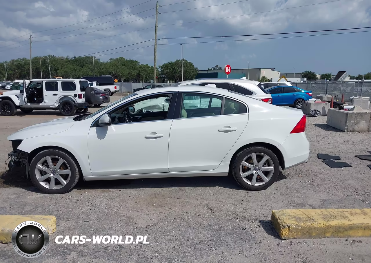2016 Volvo S60 T5 Drive-E Premier VIN:YV126MFKXG2411664 - 14