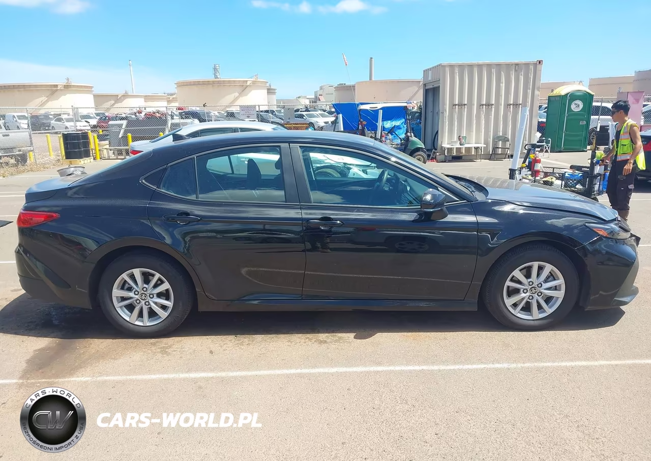 2025 Toyota Camry Le VIN:4T1DAACK6SU609716 - 13
