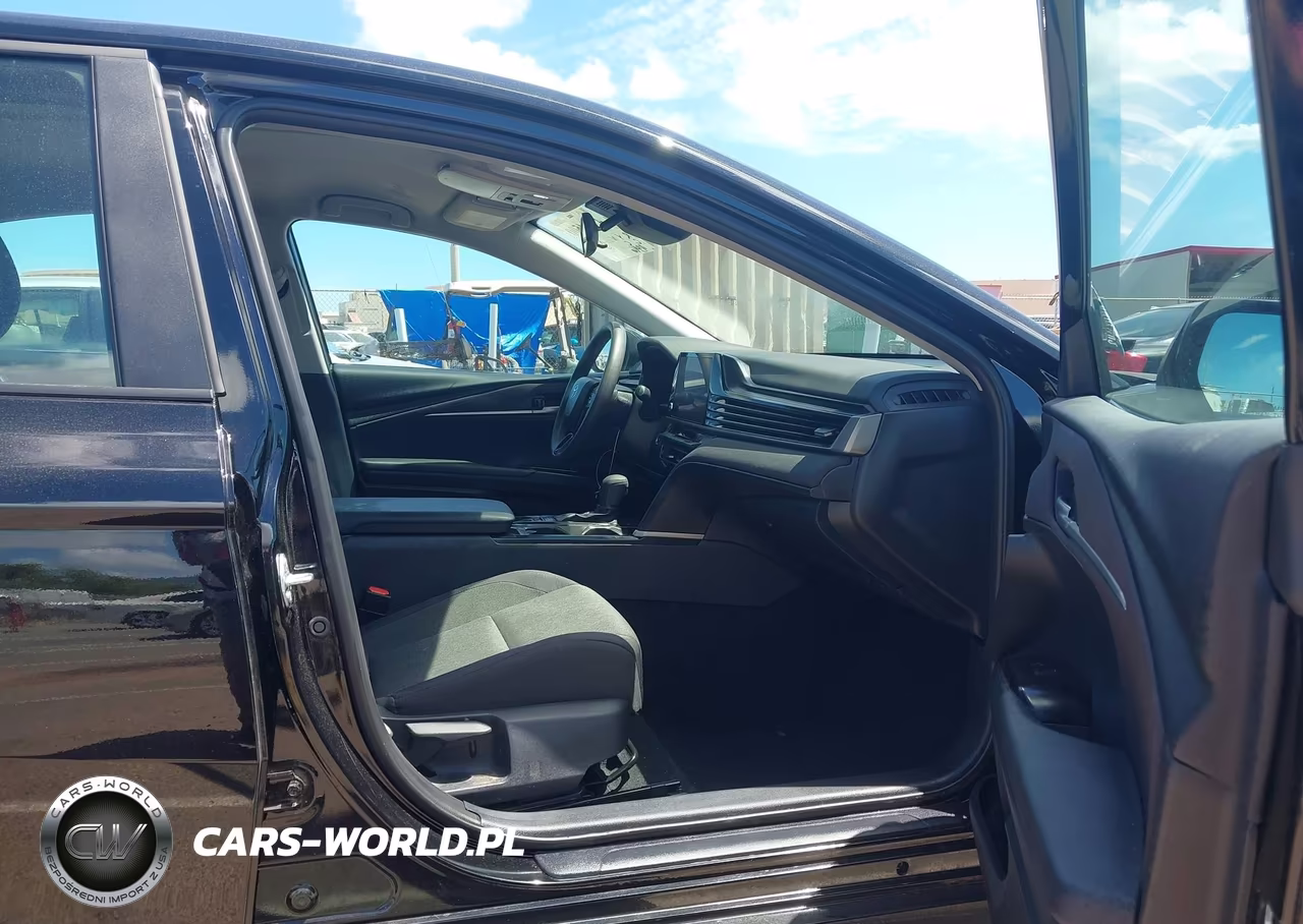 2025 Toyota Camry Le VIN:4T1DAACK6SU609716 - 5