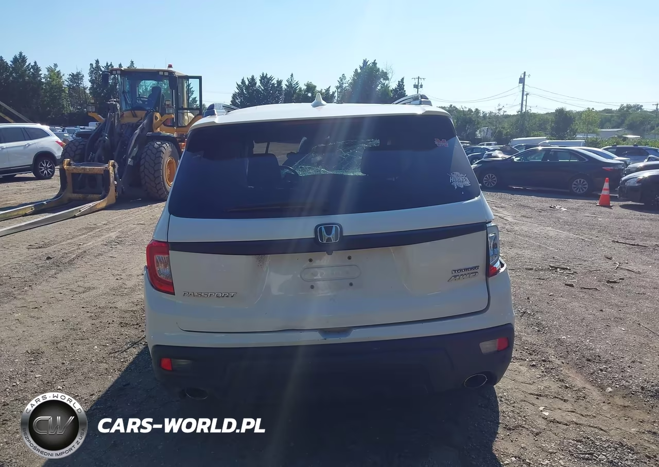 2019 Honda Passport Touring VIN:5FNYF8H93KB008617 - 16