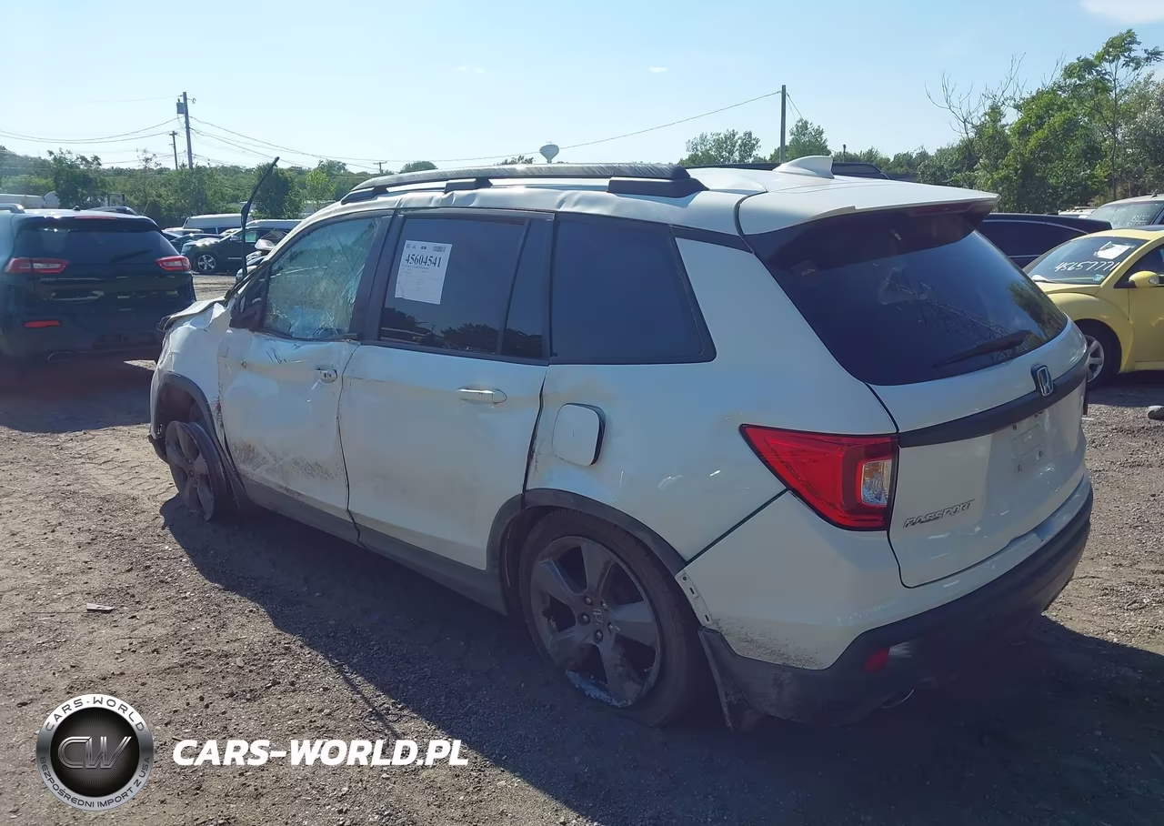 2019 Honda Passport Touring VIN:5FNYF8H93KB008617 - 3