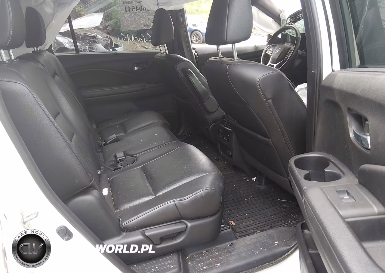 2019 Honda Passport Touring VIN:5FNYF8H93KB008617 - 8