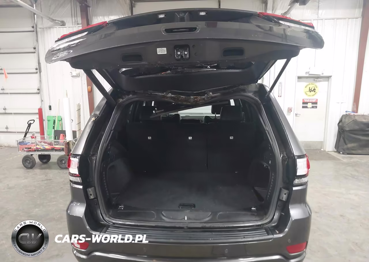 2019 Jeep Grand Cherokee Altitude 4X4 VIN:1C4RJFAG7KC793303 - 18