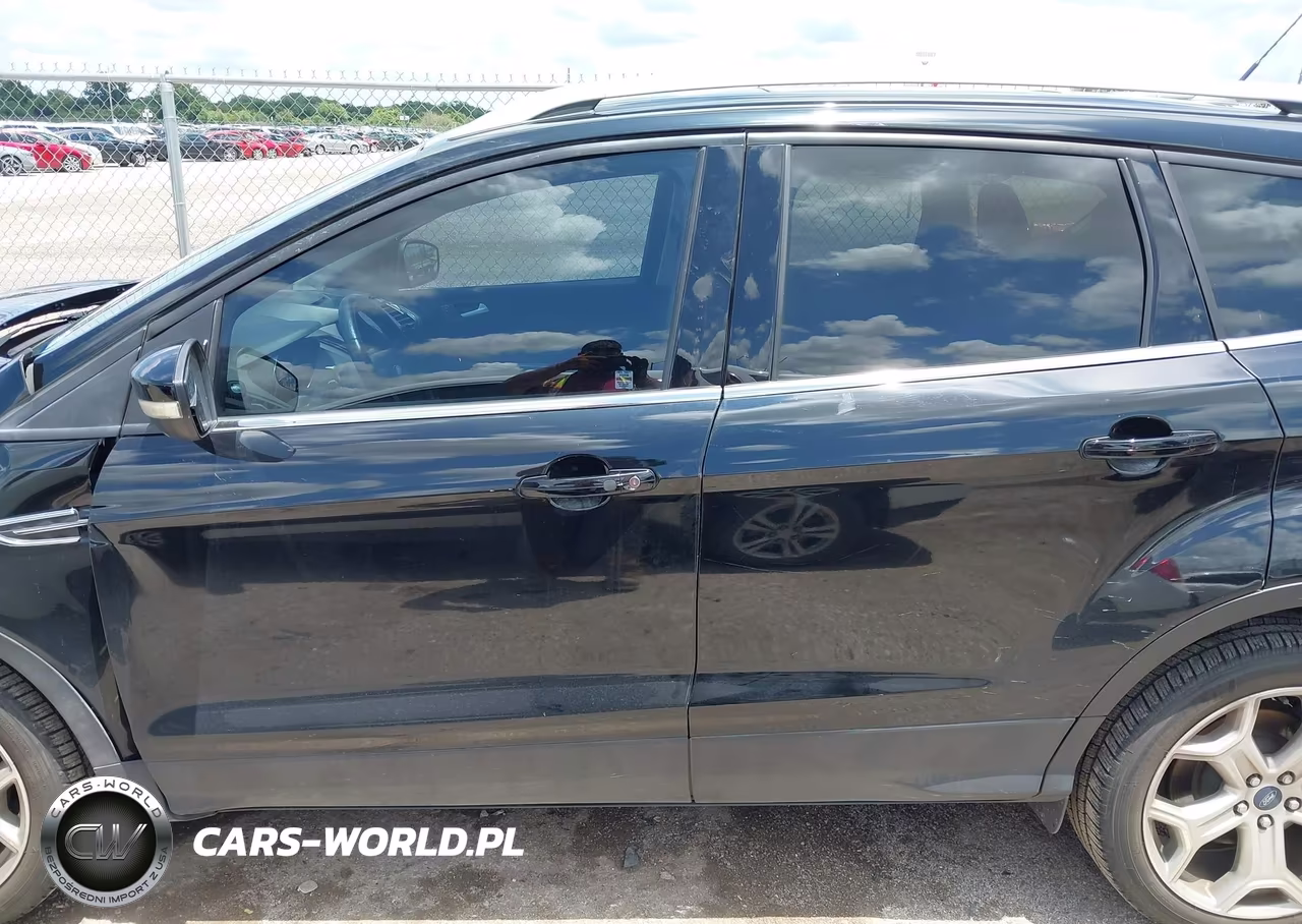 2018 Ford Escape Titanium VIN:1FMCU0J97JUD49869 - 14