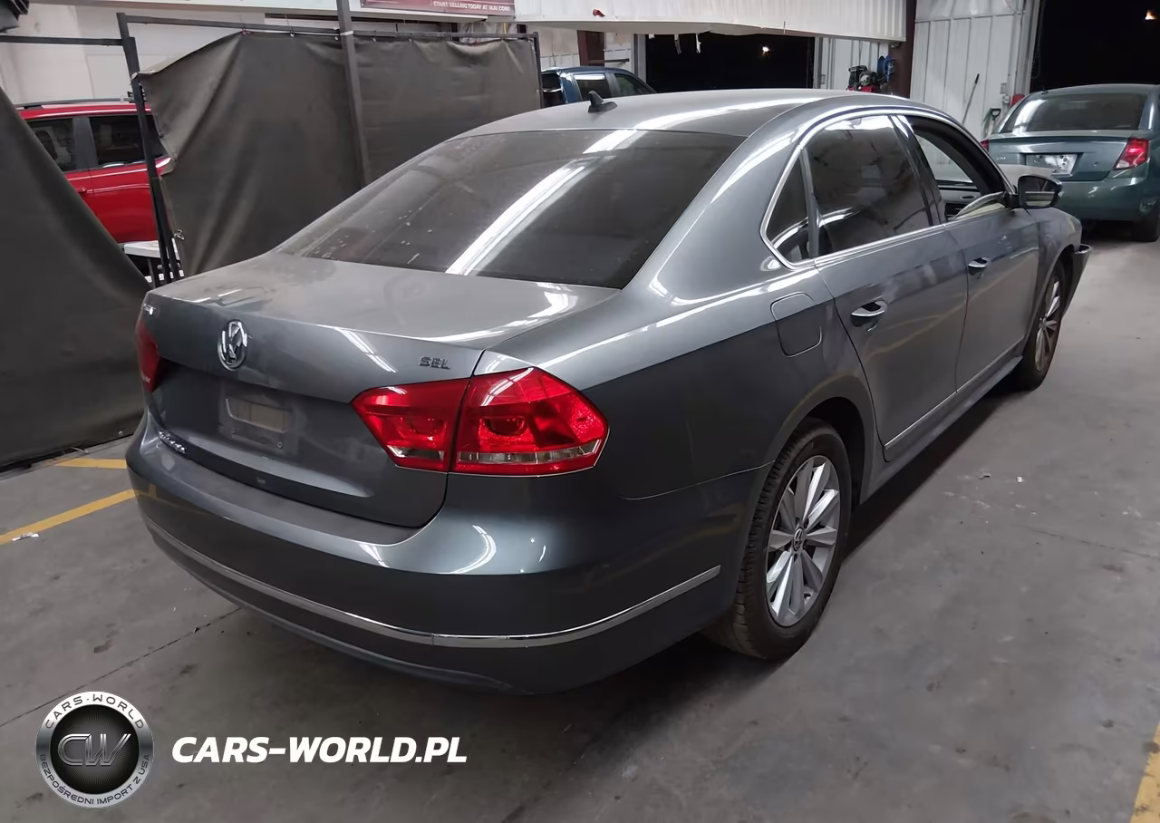 2013 Volkswagen Passat 2.5L Sel VIN:1VWCH7A37DC055649 - 4