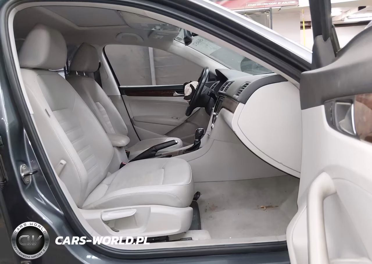 2013 Volkswagen Passat 2.5L Sel VIN:1VWCH7A37DC055649 - 5
