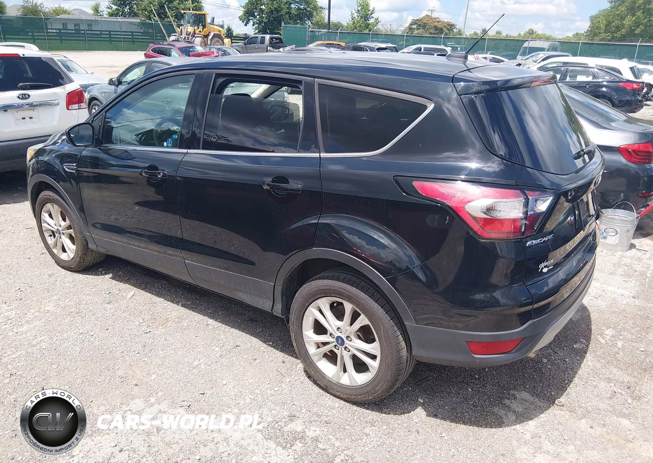 2017 Ford Escape Se VIN:1FMCU0GD8HUC08802 - 3