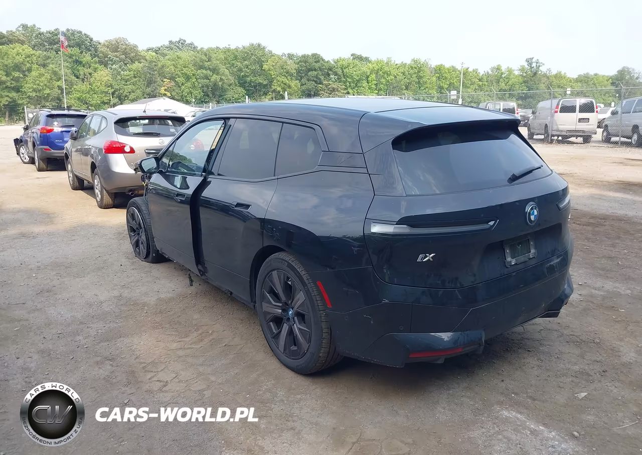 2024 BMW Ix xDrive50 VIN:WB523CF0XRCN27186 - 3