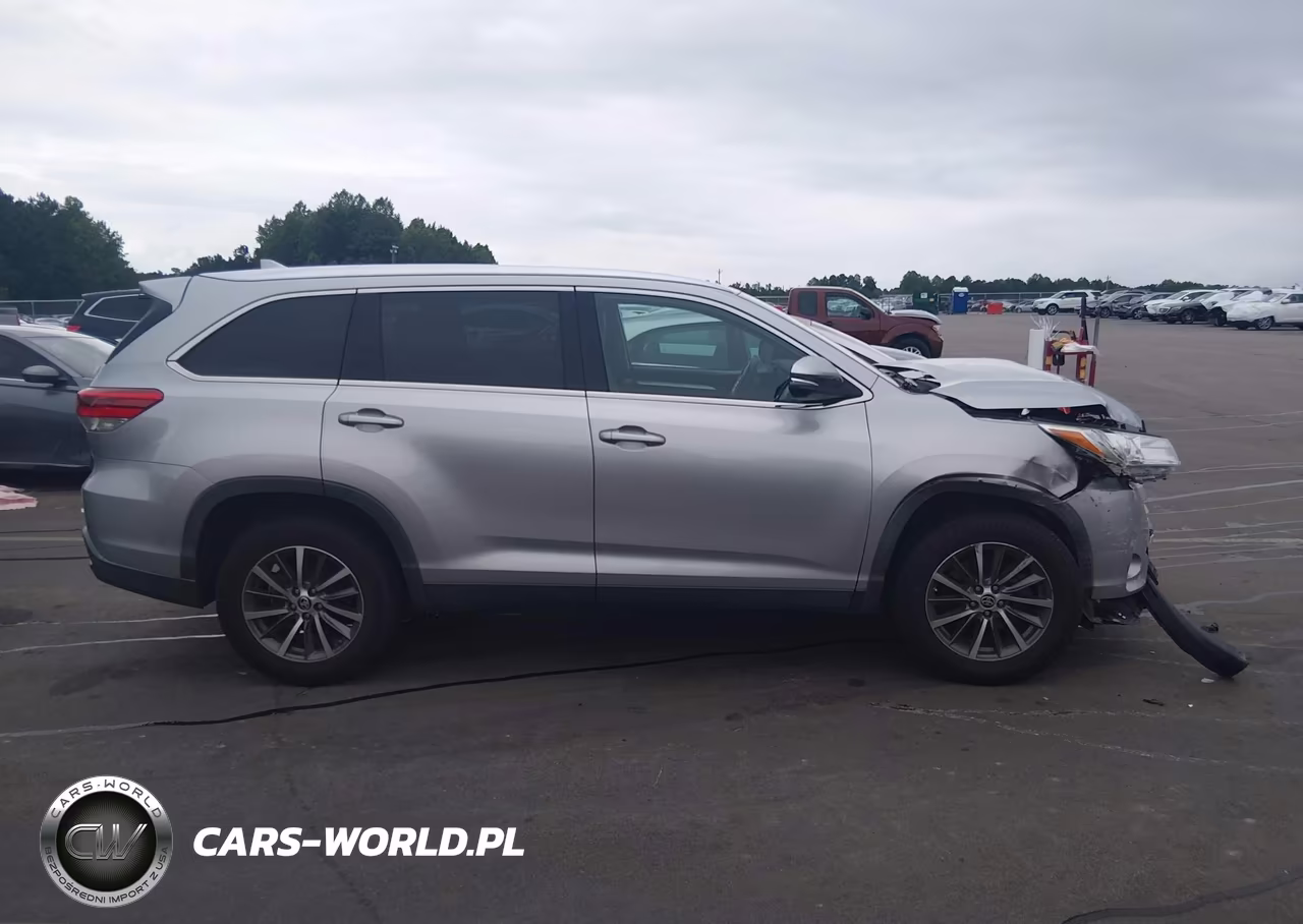 2019 Toyota Highlander Xle VIN:5TDKZRFH7KS574997 - 14