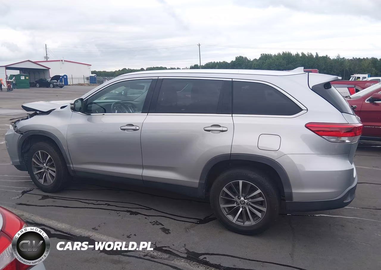 2019 Toyota Highlander Xle VIN:5TDKZRFH7KS574997 - 15