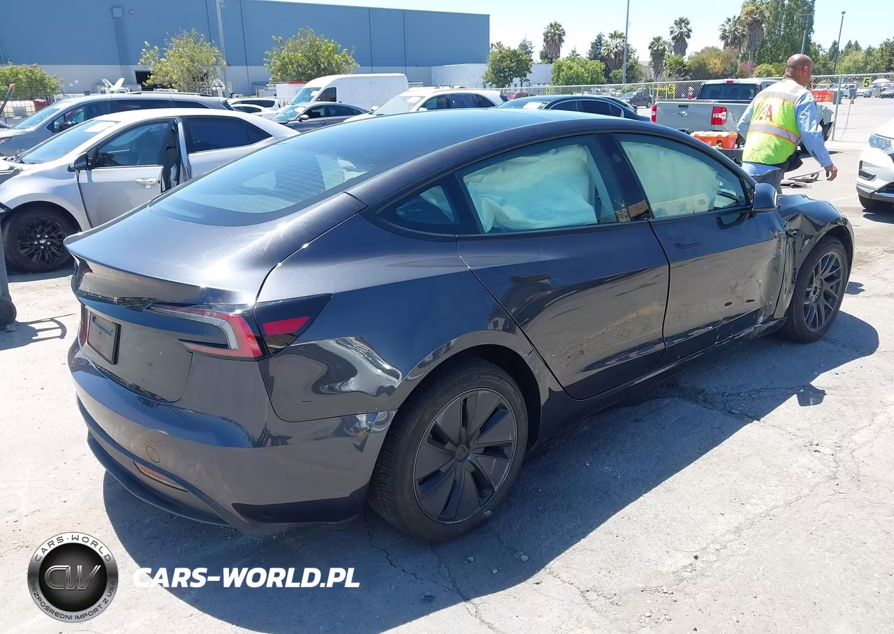 2025 Tesla Model 3 Long Range Rear-Wheel Drive-Standard Rear-Wheel Drive VIN:5YJ3E1EAXSF057851 - 4