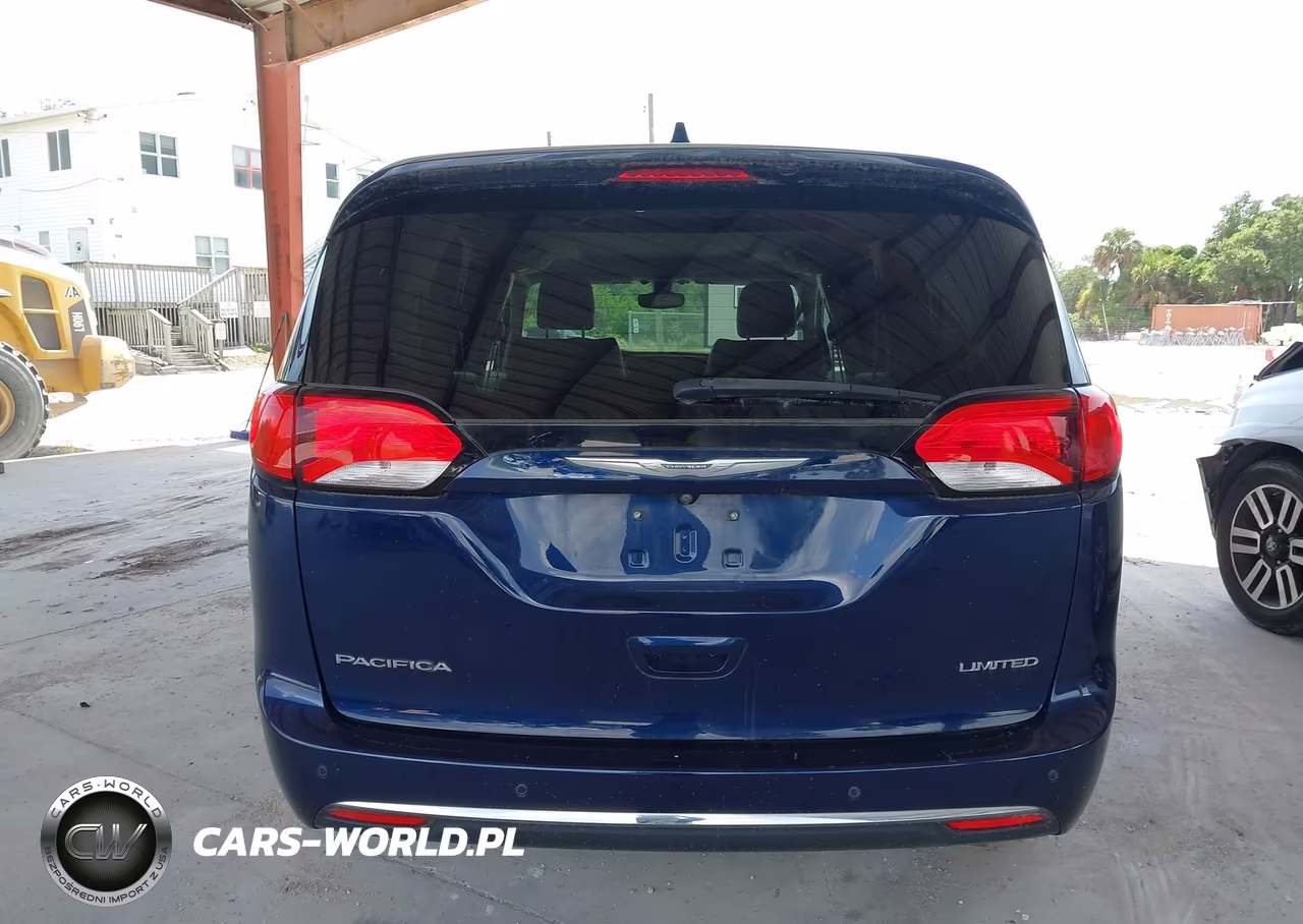 2017 Chrysler Pacifica Limited VIN:2C4RC1GG5HR599552 - 16