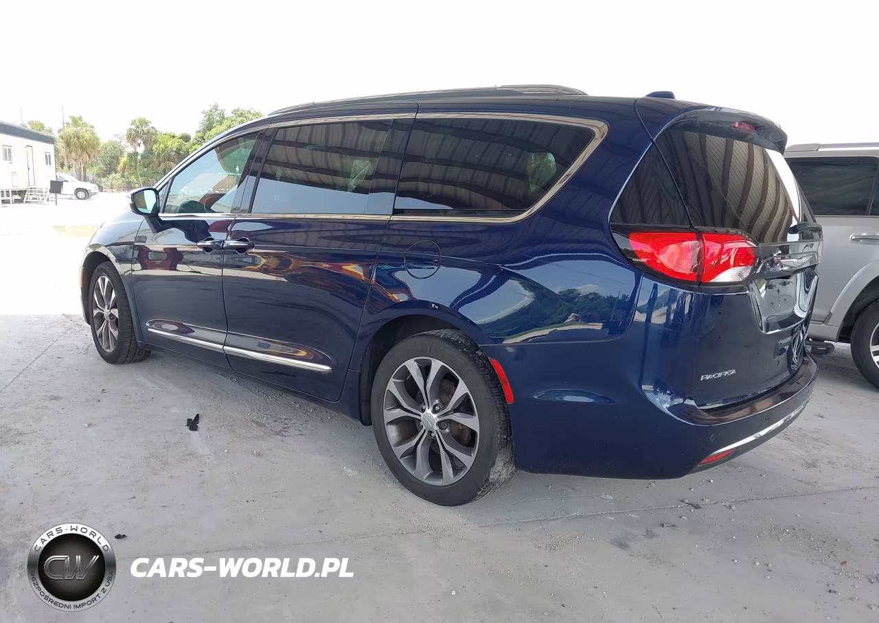 2017 Chrysler Pacifica Limited VIN:2C4RC1GG5HR599552 - 3