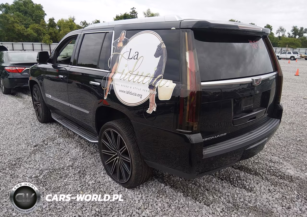 2017 Cadillac Escalade Luxury VIN:1GYS3BKJ7HR129839 - 3