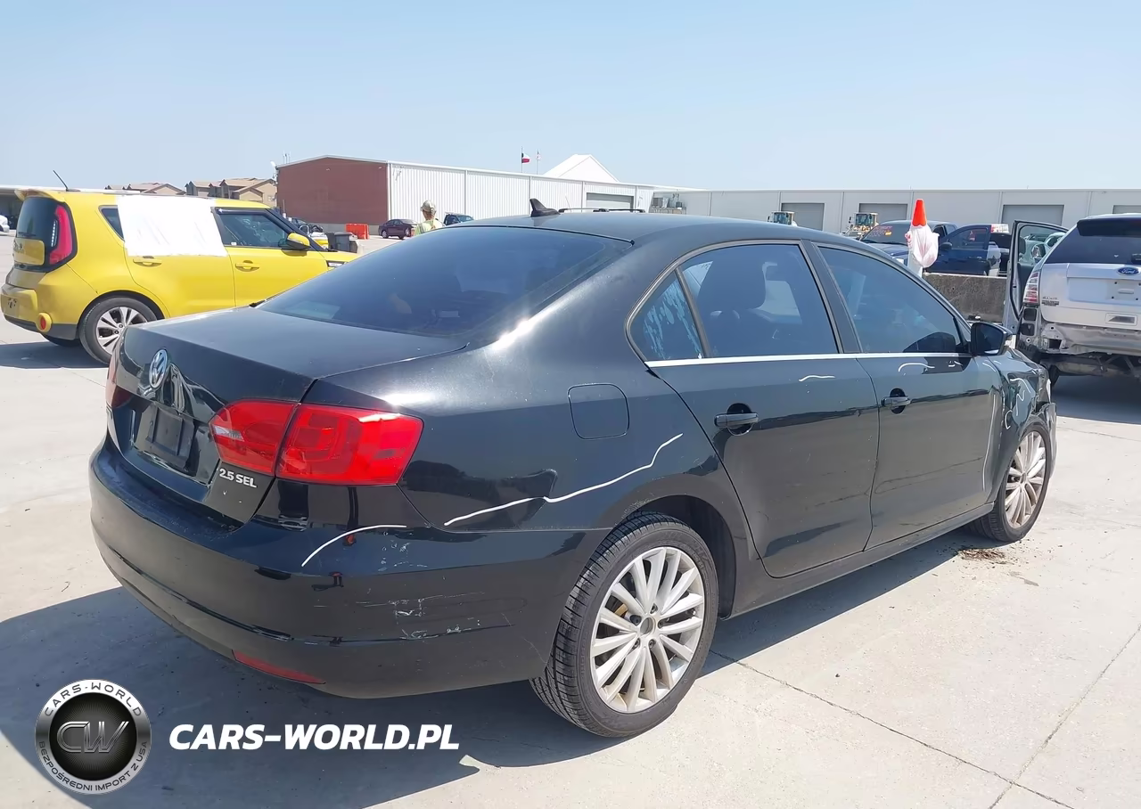 2011 Volkswagen Jetta 2.5L Sel VIN:3VWLX7AJ6BM354384 - 4