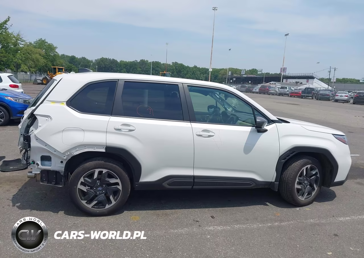 2025 Subaru Forester Limited VIN:JF2SLDRC7SH568448 - 13
