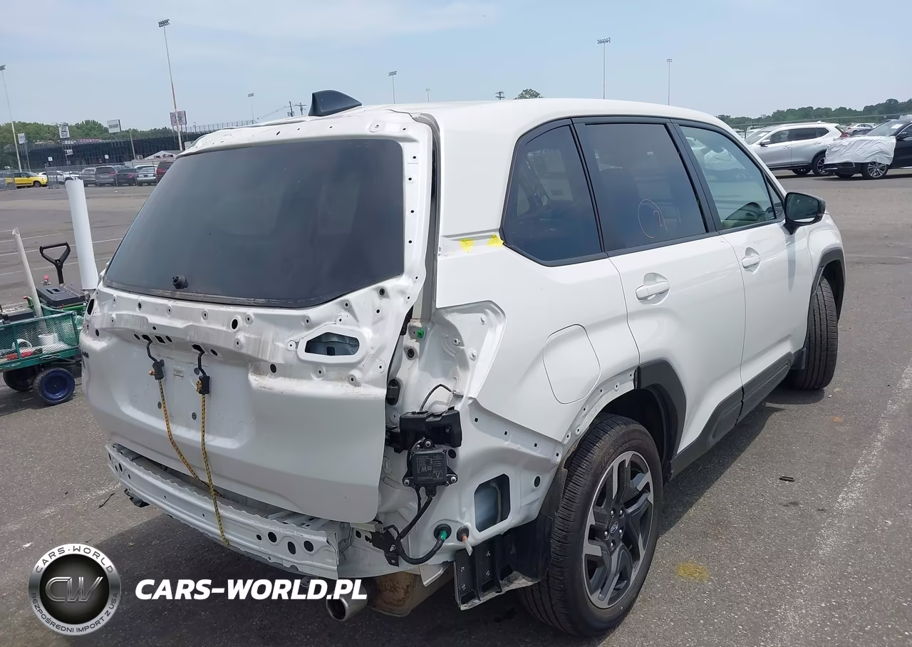 2025 Subaru Forester Limited VIN:JF2SLDRC7SH568448 - 18