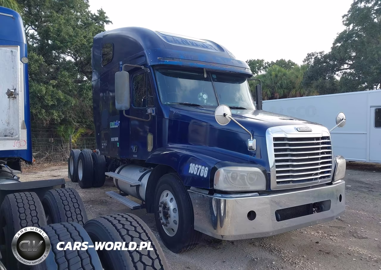 2007 Freightliner Conventional St120