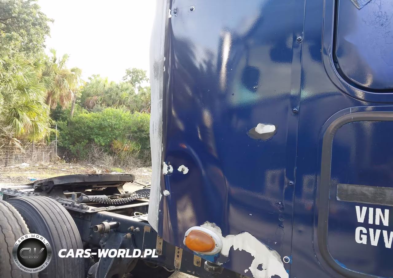 2007 Freightliner Conventional St120 VIN:1FUJBBAV67PW77181 - 12