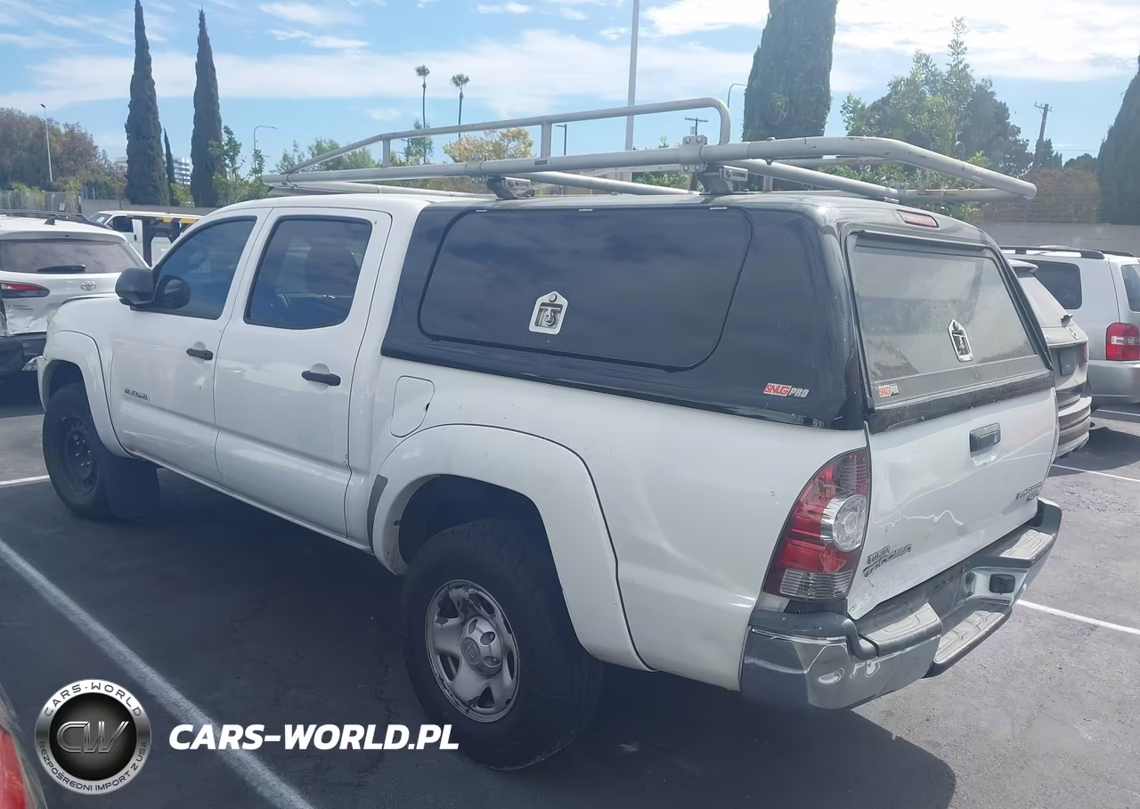 2012 Toyota Tacoma Prerunner VIN:5TFJX4GN2CX010596 - 3