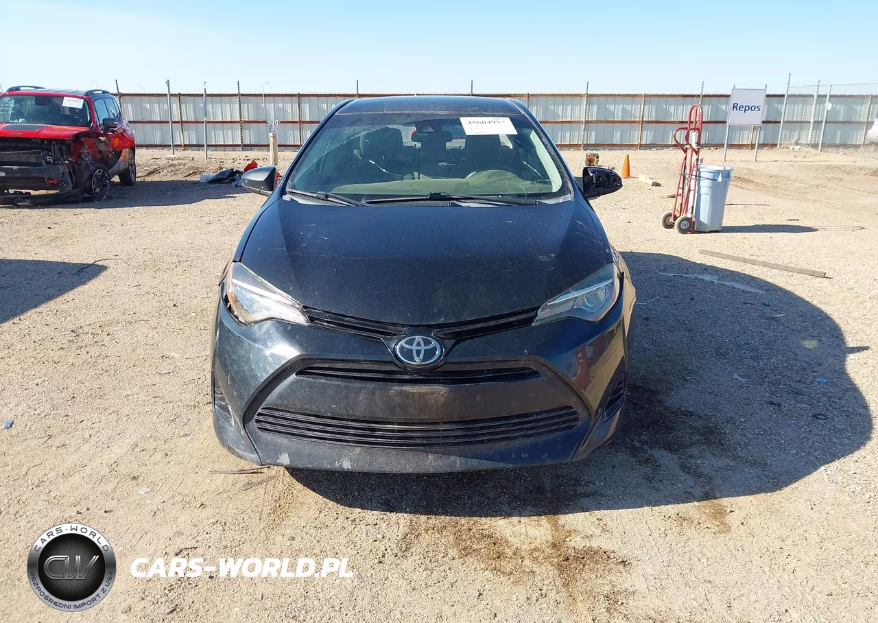 2018 Toyota Corolla Le VIN:2T1BURHE1JC038491 - 12