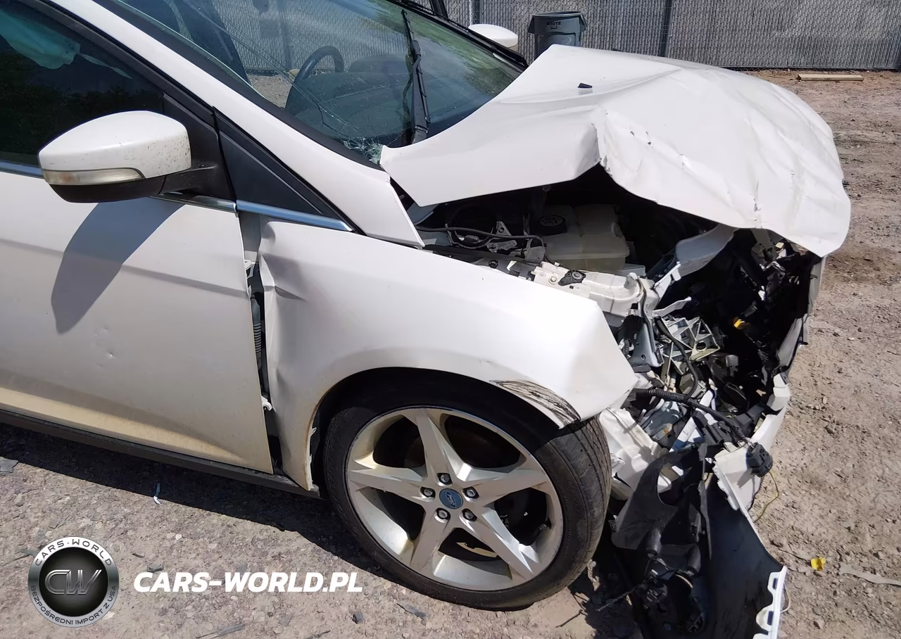 2013 Ford Focus Titanium VIN:1FADP3J25DL252108 - 6