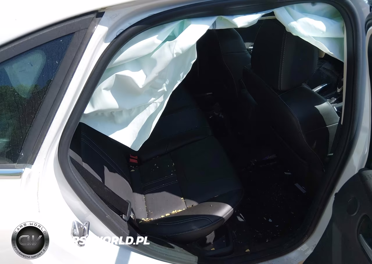 2013 Ford Focus Titanium VIN:1FADP3J25DL252108 - 8